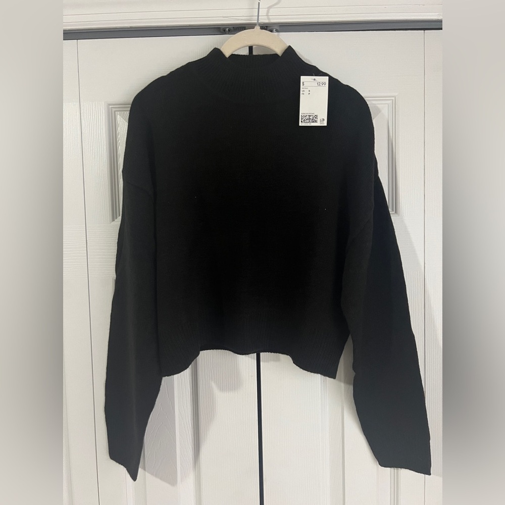 H&M Sweater NWT!